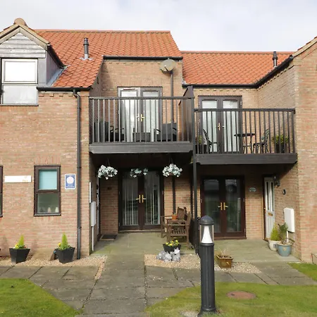 The Fox's Den וויטבי