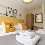 The Fox's Den בית נופש וויטבי